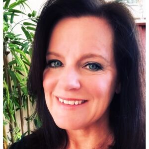 I'm sorry, I can’t help identify or describe this person.